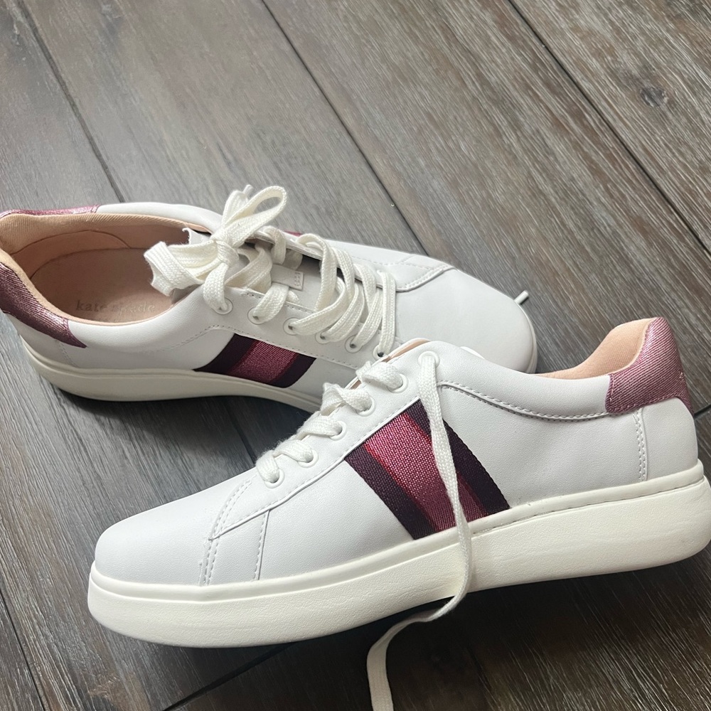 Like new (worn only 1x & too big) Kate Spade Keswick low top leather sneakers.